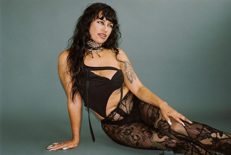 5 ‘Unconvential’ Tools Papaphilia Uses In Her Music
