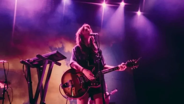Angie McMahon review – hardship leads to triumph at sold-out hometown show