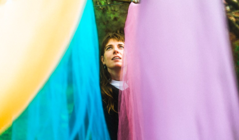 Light Sides: Angie McMahon’s Otherworldly Exploration of the Heart